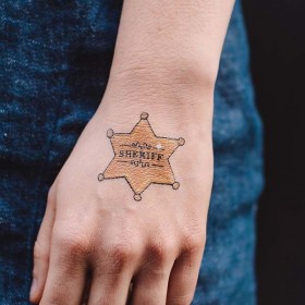 Tattly (Bio) tatouage éphémère : étoile de sheriff (x 2 pcs)