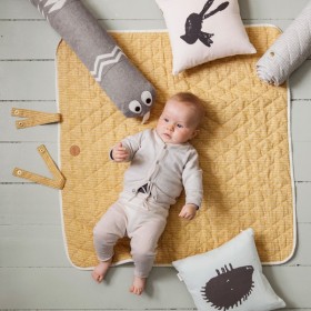 Couverture bébé bio : "stick" FERM Living