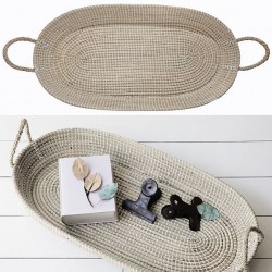 Panier Reva Olli Ella transformé en plateau de rangement décoratif