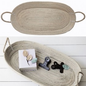 Panier Reva Olli Ella transformé en plateau de rangement décoratif