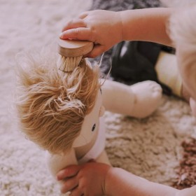 Brosse en bois pour poupée Olli Ella