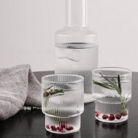 Carafe Oli Ferm Living - vert