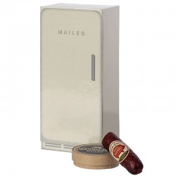 réfrigérateur miniature pour souris Maileg