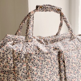 Sac à langer bébé fille à petites fleurs bleues Konges Sloejd