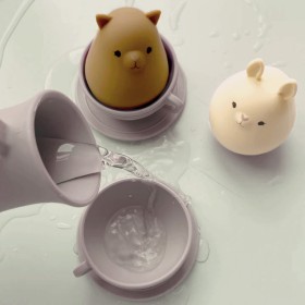 ensemble de jouets de bain tasses et carafe en silicone Konges sloejd