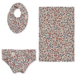 accessoire de poupee bavoir, couche-culotte et couverture marche de fleur konges sloejd